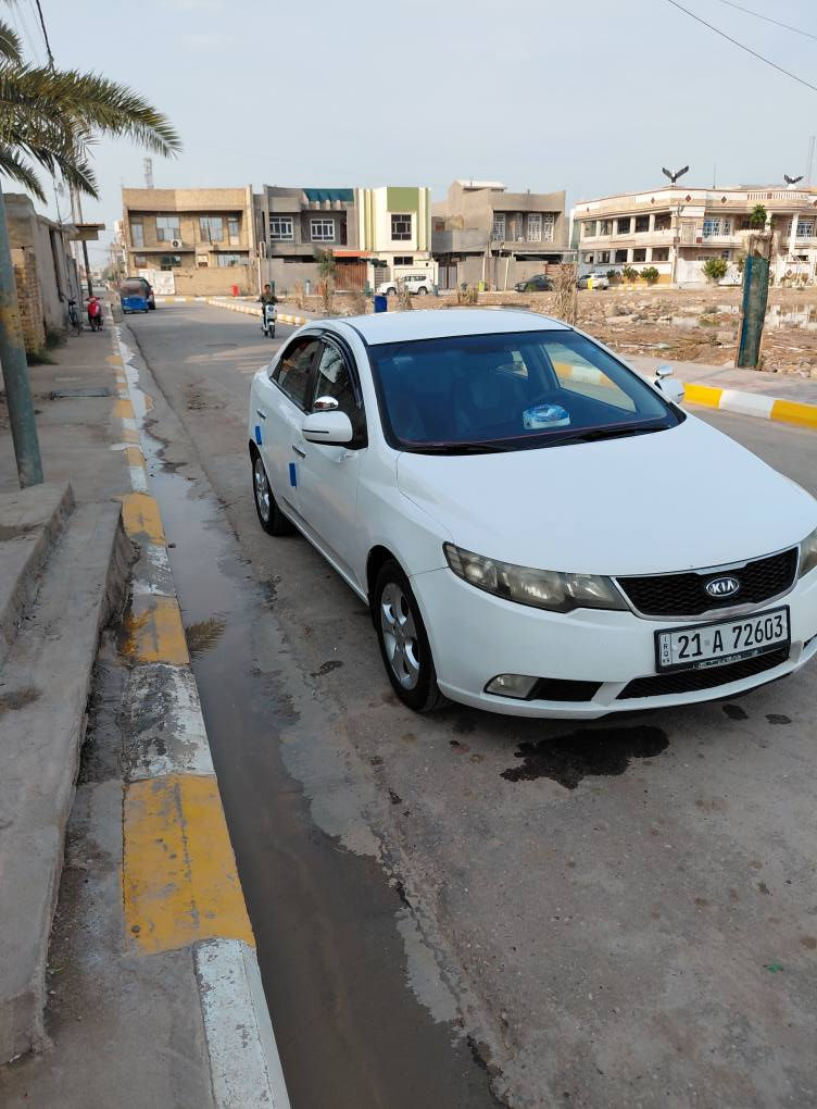 السلام عليكم 
سيراتو موديل ٢٠١٠
مصبوغه حزام للجماليه مكفوله من الضربه
سياره تخم تاير تبريد حداديه سيارة جاهزه 
كير مكينه سياره جاهزه من الدعاميه للدعاميه الف متصرف عليه
رقم سليمانيه رقم وسنويه كله جديد تريد وكاله تريد تحويل 
السعر ٨٣وبيها مجال حك الجيه
مكان السياره واسط صويره
للاستفسار 
***********
*********** الصويرة, واسط
