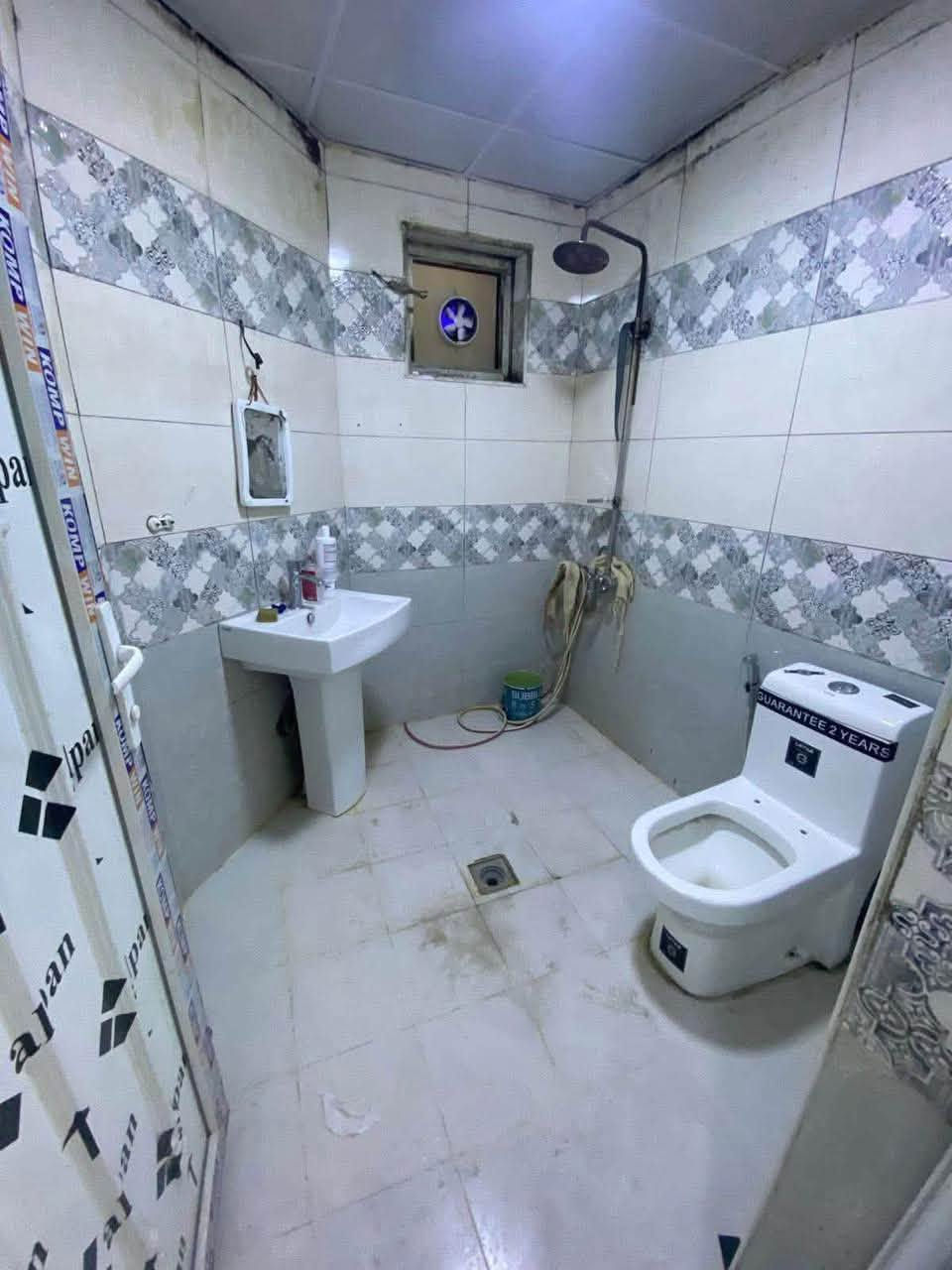 🏡 للإيجار – بيت في السيدية 🏡
📍 الموقع: السيدية

✅ مساحة 85 متر
✅ مدخلين
✅ 3 غرف نوم (منها غرفة أرضية)
✅ صالة مريحة
✅ مطبخ
✅ خدمات عدد 2

💰 الإيجار: مليون دينار
✨ السعر قابل للتفاوض (بي مجال)

📞 للاستفسار والمعاينة:
***********
***********

📢 فرصة مناسبة للعائلة، وللجادين فقط يرجى الاتصال.
