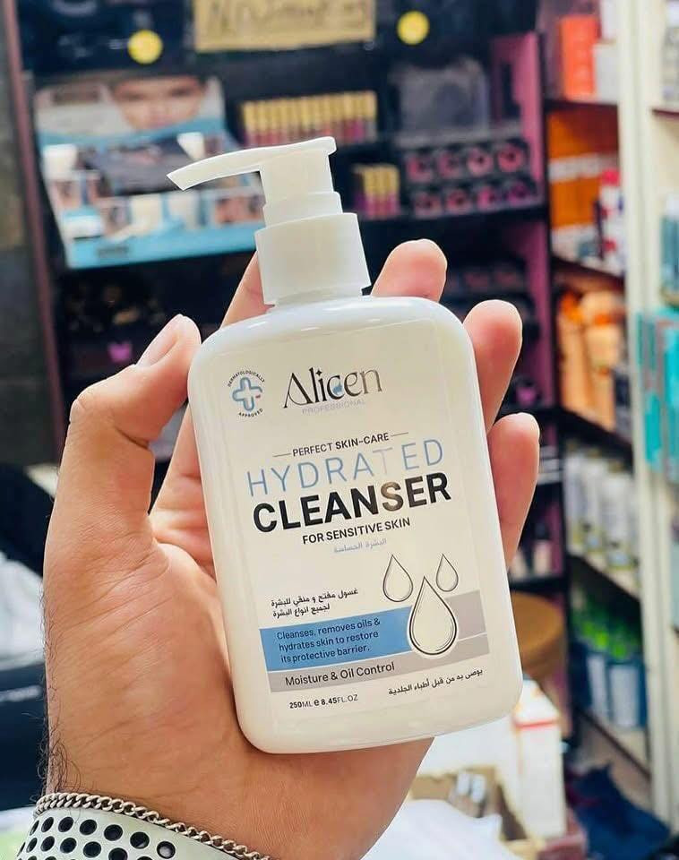 غسول وجه  الهايلرونيك اسيد الاصلي 

عرض خاص توصيل مجاني داخل خانقين 🚗🚗🚙🚙🚗🚗🚙🚙

• غسول مخصص للبشرة الجافه يحتوي على هايلرونيك
اسيد ومواد مرطبة مهدئة ومقوية لحاجز البشرة يزيل
الاوساخ والزيوت بالاضافة الى المكياج

غسول نيناساميد
تعتمد هذا التركيبة المتقدمة ع قوة اثنين من المضادات الاكسدة القوية ، حيث يقوم فيتامين سي بتجديد خلايا البشرة ويزيل الشوائب والمكياج بفعالية مما يجعله

مثاليا للبشرة الدهنية يساعد في تحكم الزيوت الزائدة اما فيتامين اي يجعل البشرة رطبة ويمنحها مظهرا نقيا
ومشرقاً

غسول ريتنول
كلف وتجاعيد وتغذيه غسول يزيل الكلف
غسول ريتينول يعمل بشكل فعال لازاله الخطوط الرفيعه
على سطح البشره ويعمل على معالجة البقع الداكنه
والبثور وتوحيد لون البشره
ويحتوي على فيتامينات

لجميع انواع البشره 👧 

للطلب والاستفسار يرجى مراسله الصفحه او واتساب.  ***********

متوفر خدمه توصيل لجميع المحافظات 🚙🚗🚙🚗🚙🚗🚙🚗
