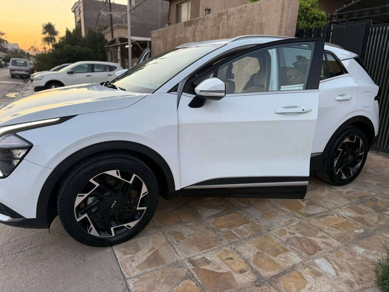 سبورتج موديل 2023
خليجي مكينة دوش 2000
سيارة كفالة عامه
ماشية 33 الف 
سيارة بأسمي مواصفات
الدولية تجي مرايات شفط شفتات استرين ويل جبير 
داخل بيجي 
مكان السيارة بغداد - المنصور 
السعر  218  ومجال بسيط
 للاستفسار ***********
               ***********
