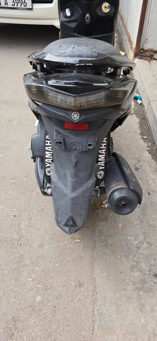 الدراجه ليد نقصها بالسلف 900 وبيها مجال سكني بغداد حي العامل ***********
