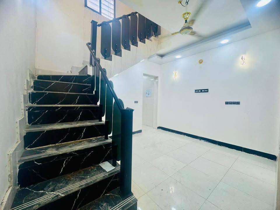 بيت رهن مجمع بيتي 
سعر رهن 15
100متر بناء حديث 🔥
لاستفسار ***********
