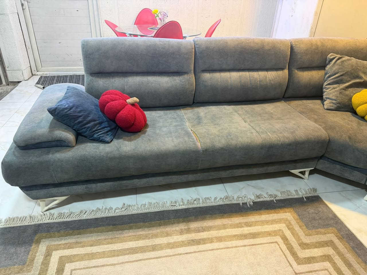 السلام عليكم  
اخوتي عندي هذا التخم رايده ب 350 وبي مجال بي اضرار بسيطه  كلش بصراحه تخم راقي ويصير سرير هم وشي مرتب الي يحب يتواصل هذا رقمي 
***********
