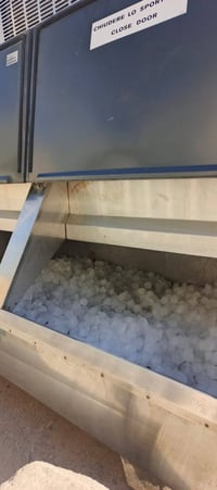 مكاين ثلج بلوري ٦٠٠ كيلو باليوم ايطالي فنجان كهرباء ثري فيز نضيفات جدا...