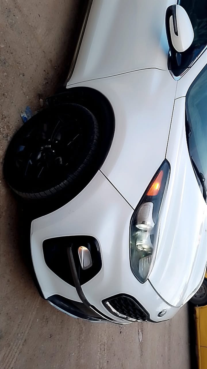 السلام عليكم للبيع سبورتج Sموديل 20 رقم بغداد الجديد بسمي هزه جديده وارد امريكي مصبوغه عام عدا الصدنوك بالاردن حادث امريكا
مكفوله شواصي 
كير محرك مكفول جديد ماشيه 72 
تخم تاير وصدر جديد 
دواخل جلد اسود 
فول تحكم استيرن 
شفتات ستيرن 
رادارت خلفيه 
مرايات اشاره وشفط 
تحديد مسار 
3 انضمه قياده 
كامره دواره 
سياره على وضع امريكا 
السعر ١٢٥
***********
