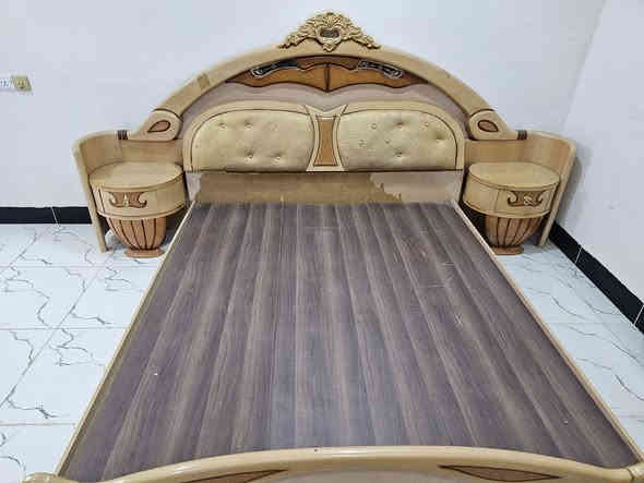 غرفه نوم للبيع نظيف كلش كامل سعر 450 الف شراي يخابر رقم مكان كركوك ***********
