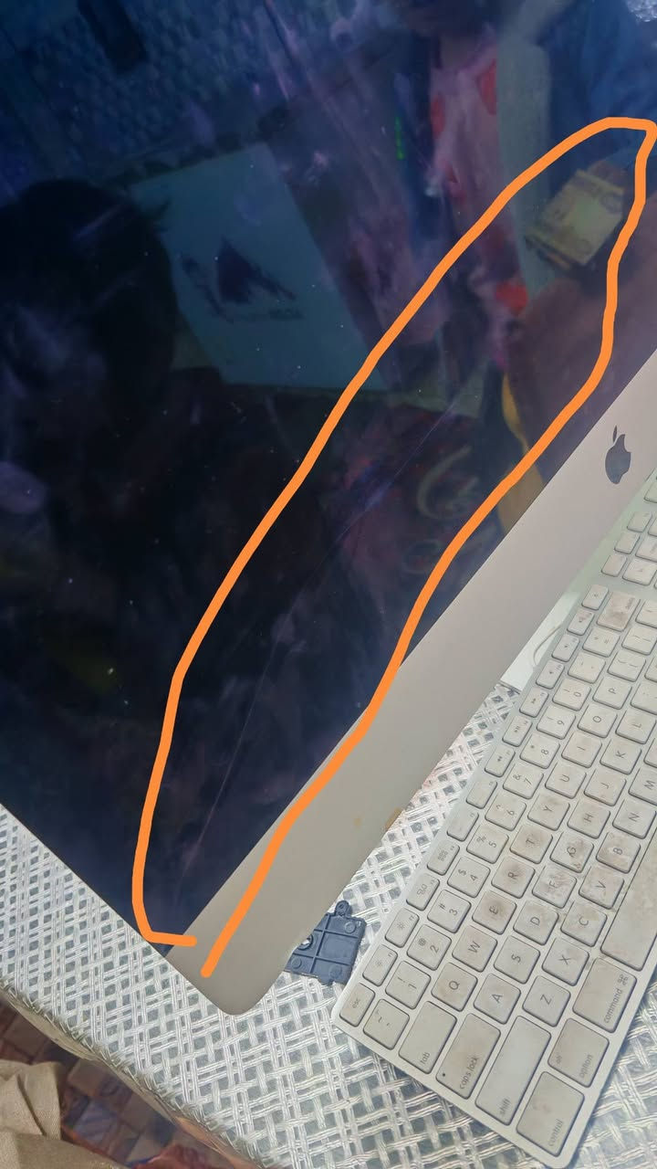 مونيتر ماك بوك
مواصفات واضحة بل صور
فطر بسيط بلشاشة بسيط مامبين
ولا مأثر عليهه
مأشر علية بلصورة
مكاني بغداد
***********
