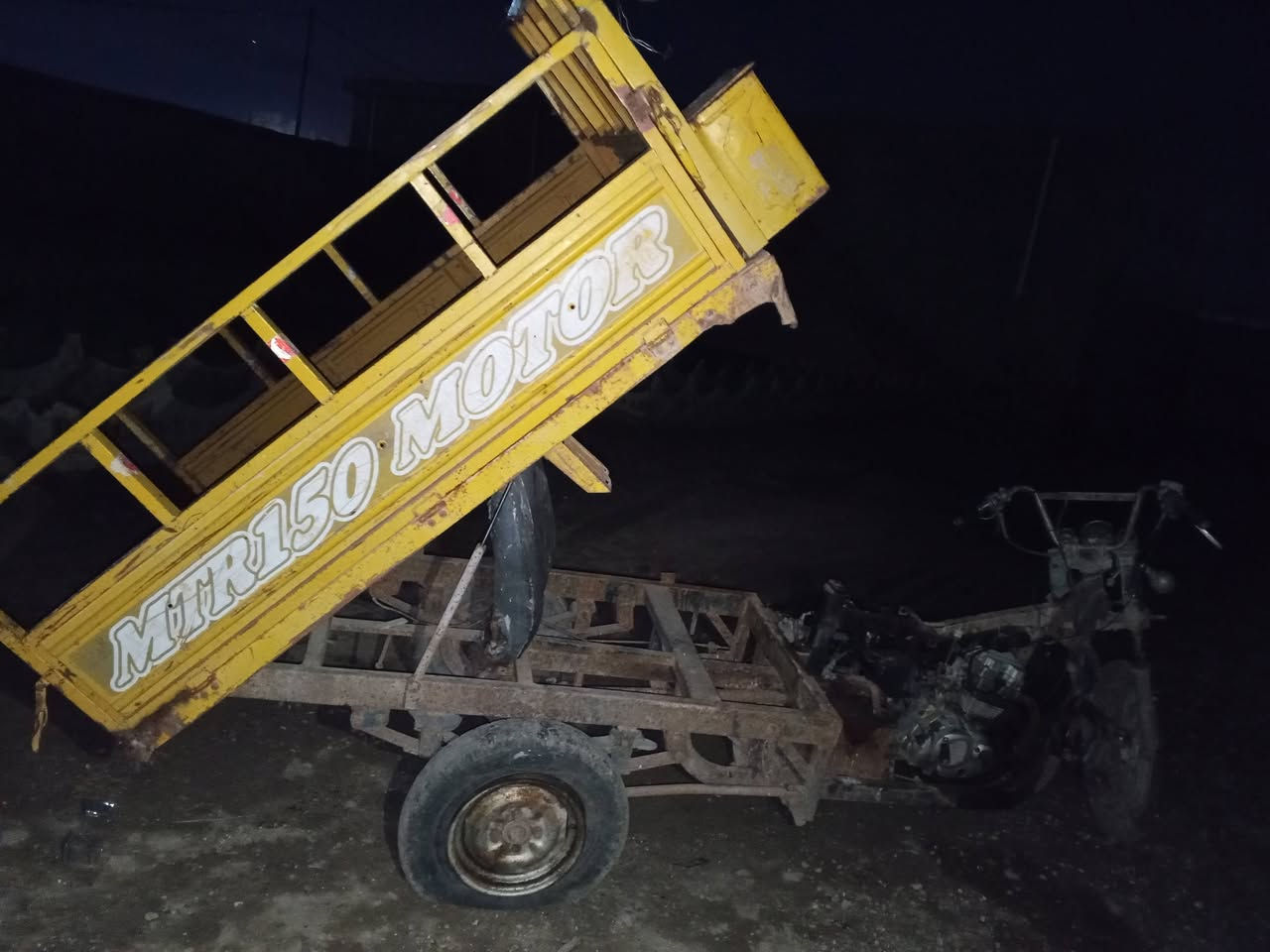 سلام عليكم ستوتئ للبيع العسر 800موديل 2012عوزه صبغ وكهربيات بس هاي نقص اورق اصولي كفاله عامه دوله عشائر اليحب يتصل هلا اوميت هلا بي الاستفسار على رقم الهاتف ***********
