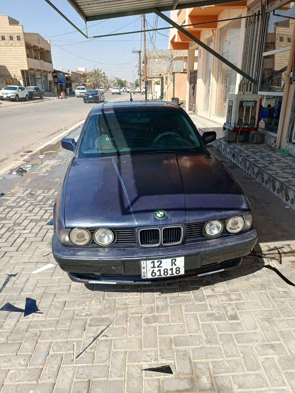 السلام عليكم موديل 1990 شرط محرك وتخم تاير وصدر جديد تبريد ثلج تشغيل مواصفات اوتوماتيك محرك مفتوح الحجم 525 بيها فول تشغيل عن بعد جام وتنته ويا اللي تقفل يصعدن السعر 40 مال واحد متوازي مكان السياره صلاح الدين تكريت رقم الهاتف *********** رقم الثاني ***********
