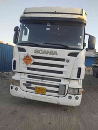 السياره لبيع ٢٠٠٥مربوطه افلات جوانب متحركه ريتادر ٥طكات مكينه اربع خطو...