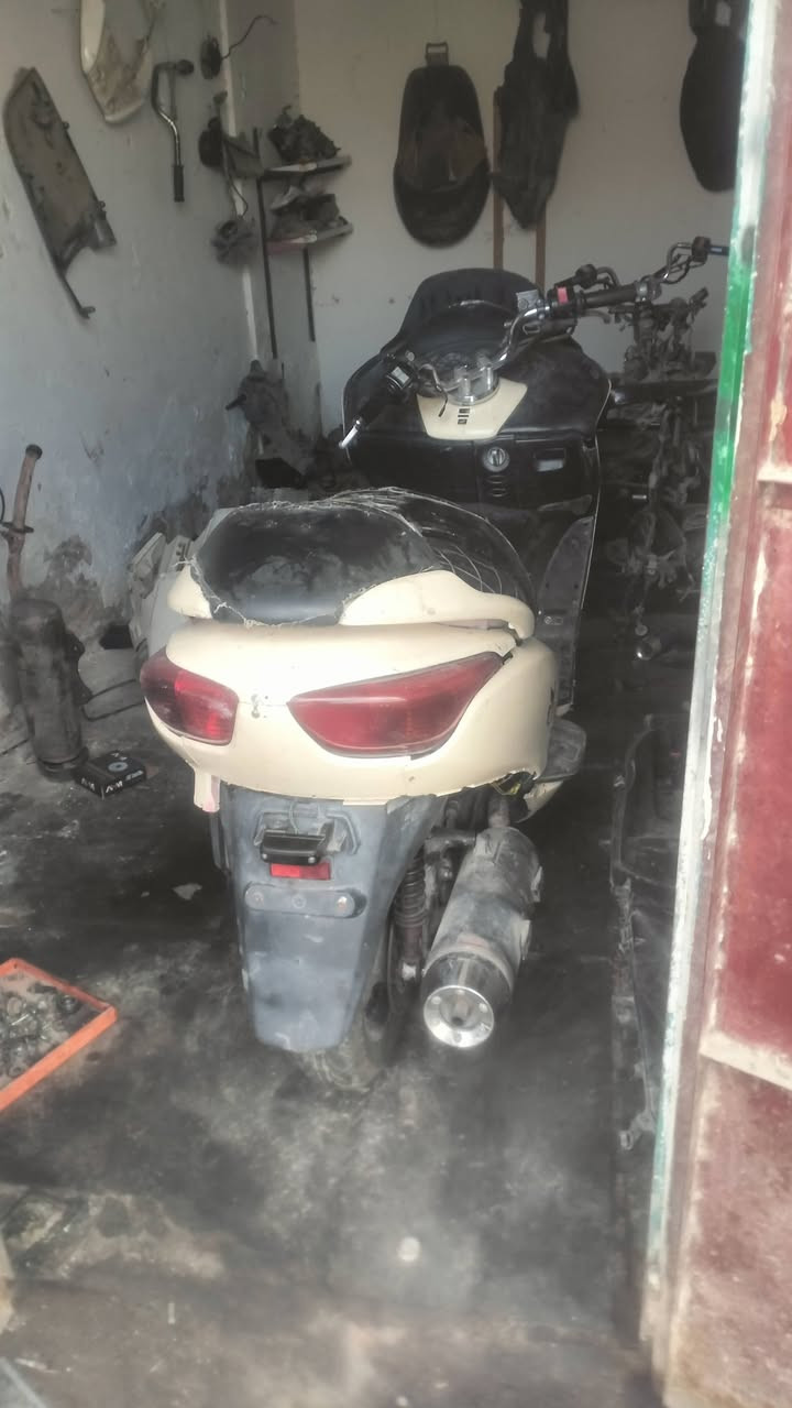 فورزه 08 نضيفه دراجه مكينه حلوه كدام العين شوفه وقتنع او خابرني *********** قفل 450 مابيه كل مجال مكاني حسينيه راشديه
