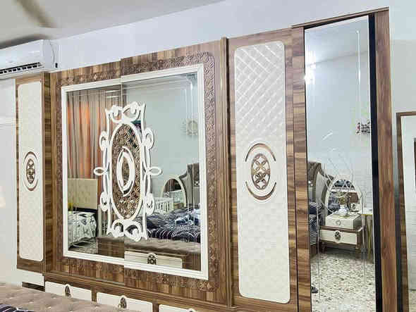 غرفه تركي درجه اولى  نظيفه عشر قطع سرير مخزن وجكات عنوان بغداد رقم التلفون ***********
