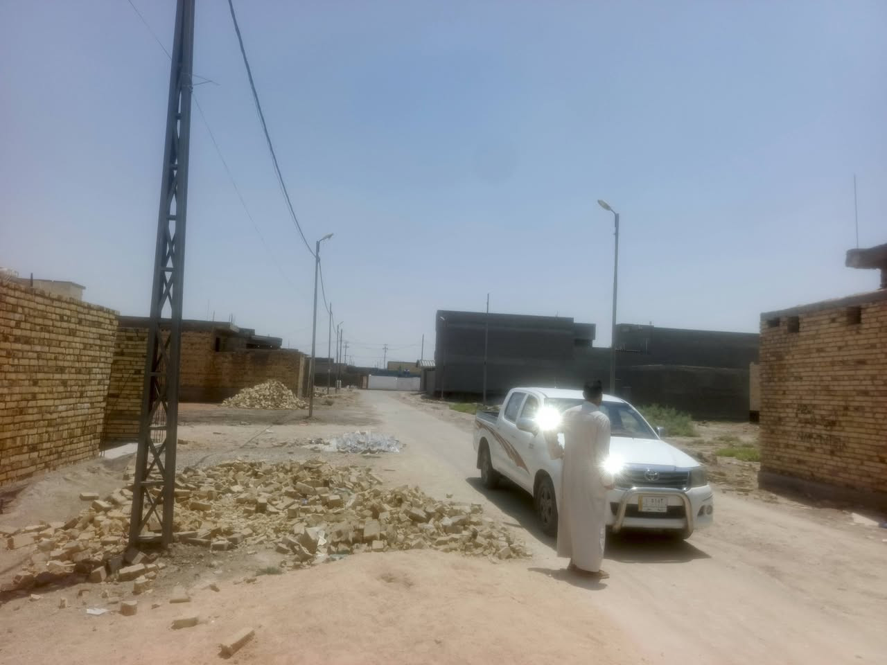 حي أور الاولى
بيت هيكل طابو 

  مساحة البناء 250 م سقف كونكريت بناء 2026

قرب شارع العام 

سعر مناسب.  للتواصل ***********
