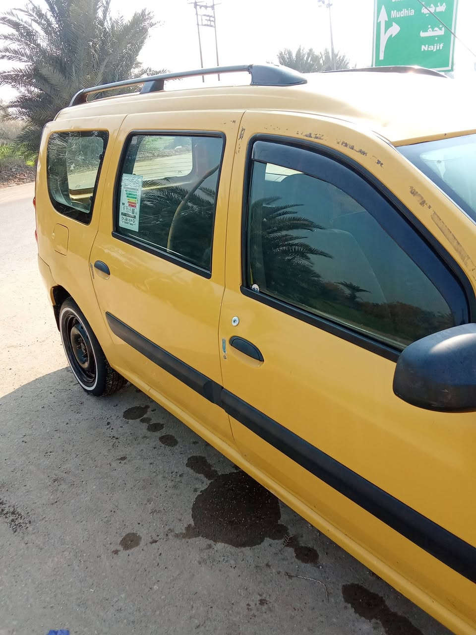 السلام عليكم للبيع رينو 7 راكب موديل 11 سنوات ال 29 مكينه وقير وحداديه جديده السعر  55 وبيها مجال قليل للشراي رقم الهاتف *********** العنوان ديوانيه قضاء غماس
