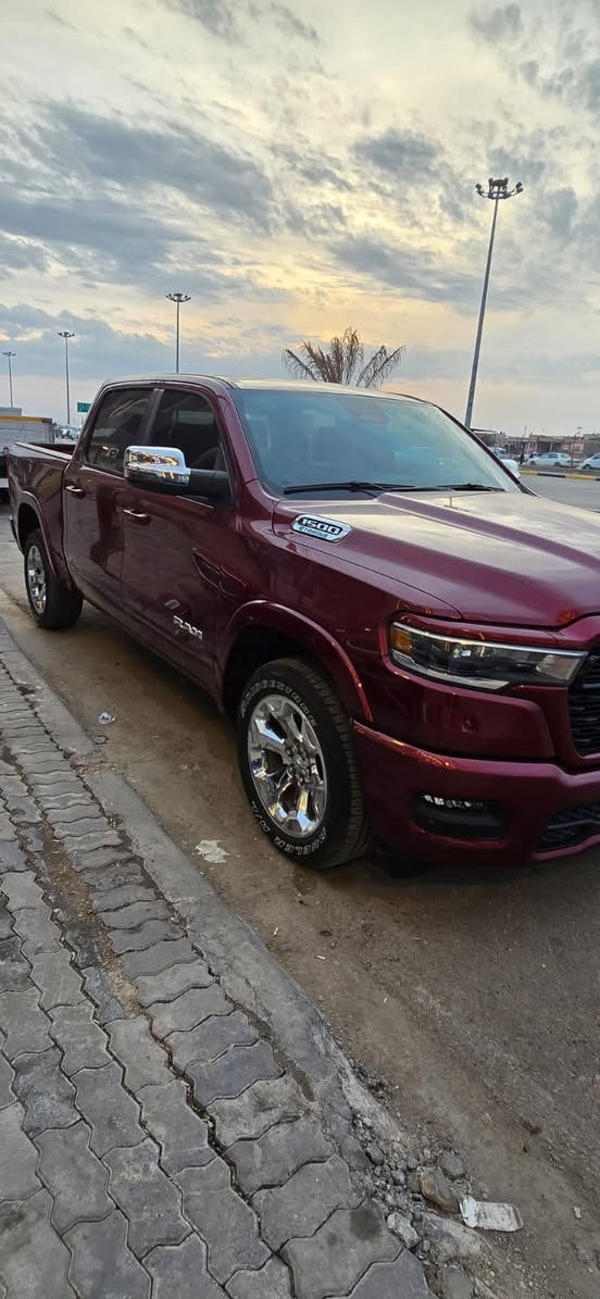 البيع نقد فقط بدون مراوس بدون اقساط 
اسم السيارة :  رام
 الفئة :  Lone Star
الموديل : 2025
عداد المسافة : 16000 ميل 
اللون : ماروني
المحرك  6 سلندر 3.600
اللوحة :  حرة بدون رقم تترقم جميع المحافظات
السعر :  350  
    حادث السيارة :  تقرير غرق فقط كفالة عامة
 سيد سيف  ***********   
الموقع : البصرة - حي المهندسين الشارع العام قرب محطة وقود الخليج
