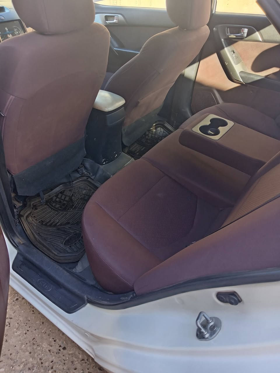 سيراتو ٢٠١١ رقم أربيل فول مواصفات بيه صبغ باب السايق السعر ٩٦ وهذا رقمي *********** مكاني بغداد
