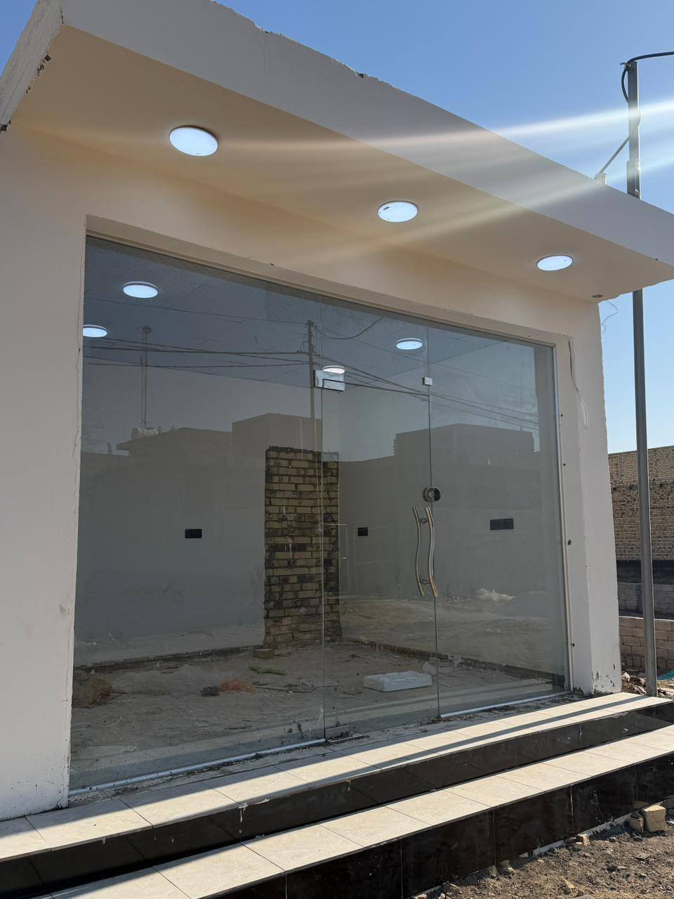 السلام عليكم
بيت للبيع طابو زراعي سند ٢٥
📌 العنوان مجمع حيدر الحاج هندي حولي الخصيمة.
المساحة : 230 متر

يحتوي على غرفتين + صالة + مطبخ + استقبال + صحيات داخلية وخارجية إضافة إلى محل 🌹

البناء حديث غير مسكون شغل درجة أولى كونكريت مسلح قريب على الشارع.
للاستفسار أكثر الاتصال على الرقم
*********** واتساب
