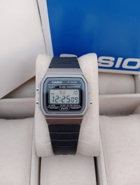 بسم الله الرحمن الرحيم  تحيه طيبه للجميع ♥️  للبيع ساعه كاسيو  وكاله ا...