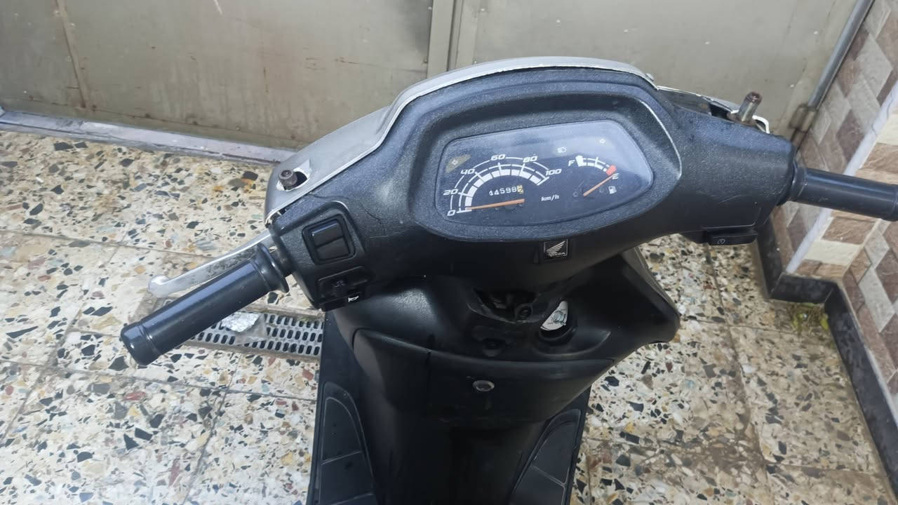 السلام عليكم  دراجه سبيسي ياباني للبيع  المكان حي السفير قرب الشهداء الثانيه  للتواصل الرقم ***********  السعر 325 وبيه مجال للطيبين مكان بغداد
