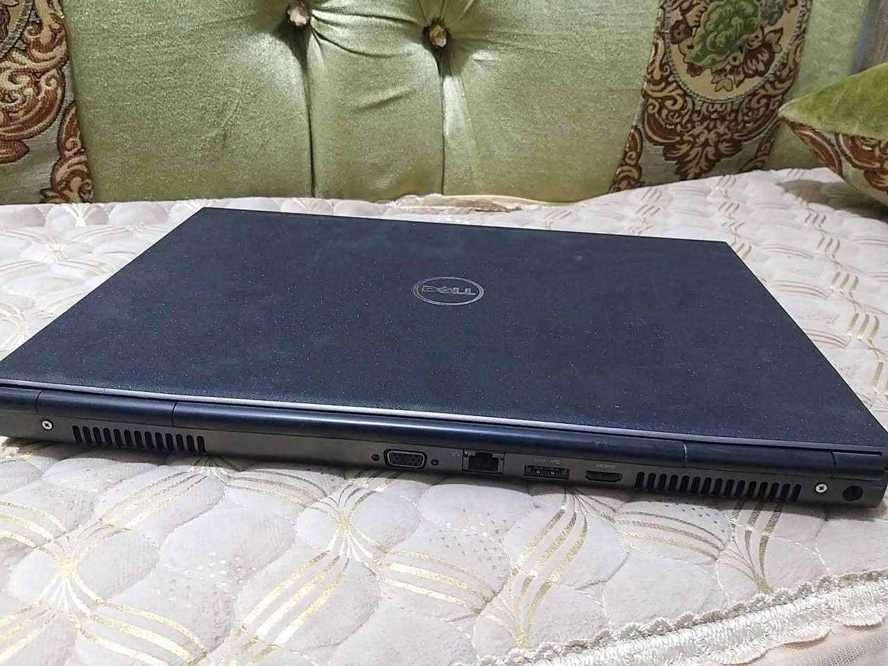 السلام عليكم
للبيع الحاسبة Dell
 والهارد 500 HDD
 وحجم الشاشه 16 
 والرام 8GB
 Core i7
 الحاسبة نظيفه مستخدمه بس مال امتحانات وبعدها تركتها لان كملت دراسه وماعدي شغل بيها.
 نقصها (بس بطاريه تفقد شحن) تحمل جميع البرامج
 اتصل وتدلل 
الرقم : ***********
