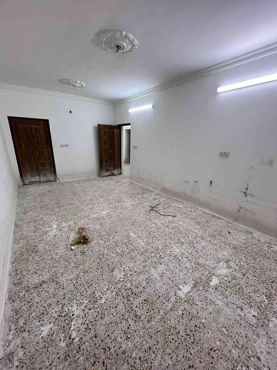 للإيجار في السيدية بيت لاصحاب المشاريع التجارية يصلح مجمع طبي مقر شركة او معهد او روضة ولاي غرض تجاري

مساحة البيت ٣٠٠م ركن تضيف جدا يحتوي ع كراجين

عدد الغرف ١٠ غرف من ضمنهم صالة ومطبخ وخدمات عدد ٦

سعر الايجار ٤ مليون ونص وقابل للتفاوض

للاسـتفسـار ***********
