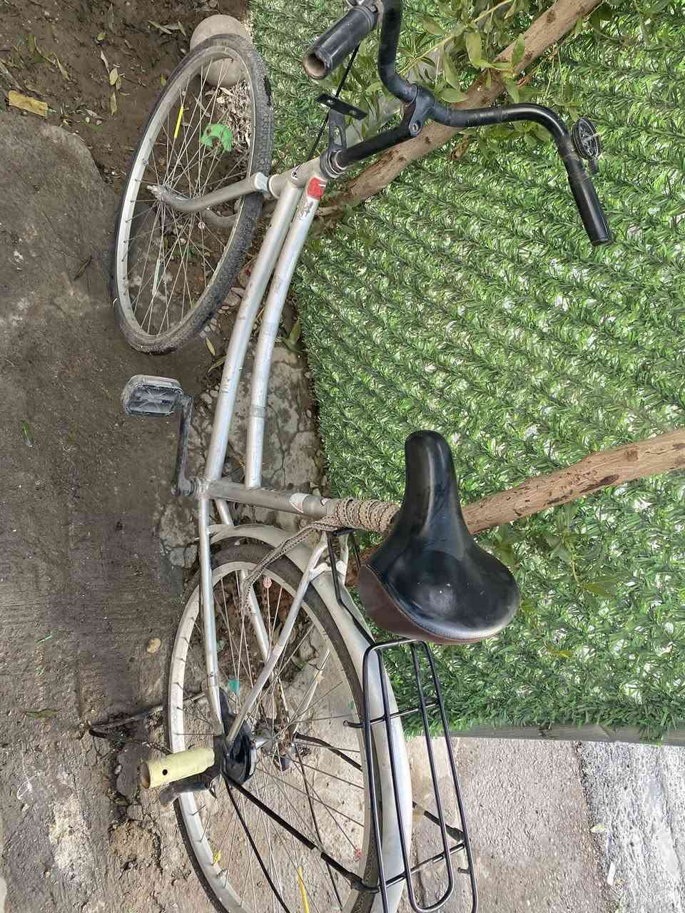 بايسكل بناتي اصلي ياباني نظيف الموقع شارع فلسطين شارع مسرح الخيمة للاستفسار ***********
