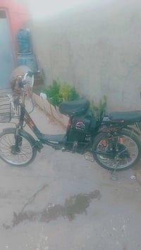 دراج عشرين جاهزه شغال وشاحنه بيه باتري واحد موزين رايدهه 175 وبيه مجال...