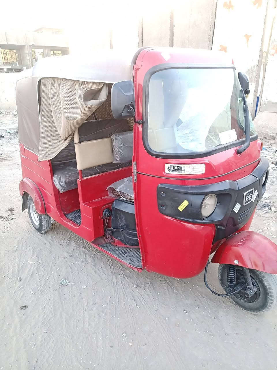 تكتك مديل 18 رقم وسنويه نكليزي بغداد مكينه لاتنقص ولاتبخر ناعمه ولكشر مصبوغ بدون ضربه سعر 4و700مكان مدينت الصدر ***********
