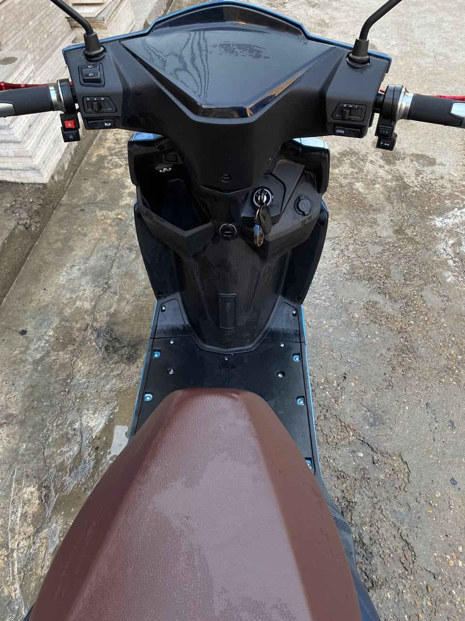 السلام عليكم دراجه شحن  للبيع نوع  سكنس  دراجه جديده كلش  مستخدمه كلش قليل  6 بطاريات مشتريه من شركه الجوهرة البحرية ب 975
 مشتريه بتاريخ 2025/8/18
هاي صور الدراجه ب المنشور 
الله شاهد الدراجه كلش جديده الملف 2000  و سرعه الدراجه 95 حقيقي 
 جديده و قليل مستخدمه  
الوصل  مال شراء بالمنشور 
سعر الدراجه ب 850 وبيه مجال العنوان بغداد البياع
تقاطع درويش حي المعالف 
شارع دكتور حافظ تقاطع الربيعي الاستفسار اكثر على الرقم ***********
