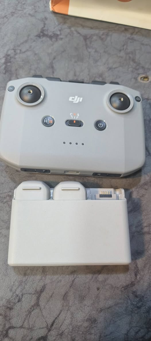 السلام عليكم للبيع ملحقات درون Dji  نيو بدون درون الشراي يتفضل خاص مكاني موصل


**إذا كنت صاحب هذا الإعلان وتريد حذفه لأي سبب، رجاءا أرسل رسالة إلى الدعم الفني**