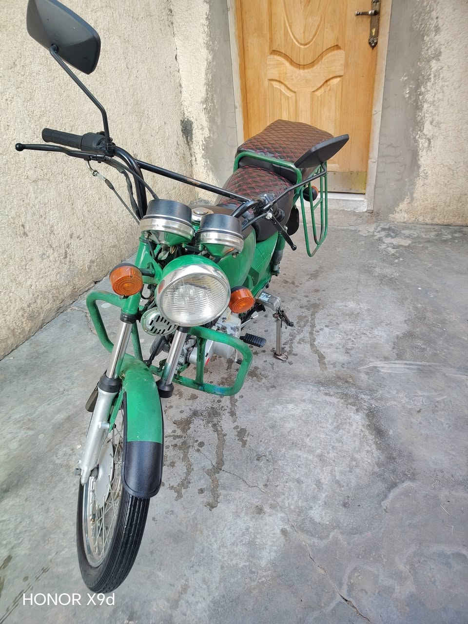 سلام عليكم
ماطور للبيع
نوع هندي نضافه فول
اي نقص مابي محرك بلادي كشره بلادي مكفول كفاله عامه محرك ناعم كله شغال مكفول
ستفسار ***********
