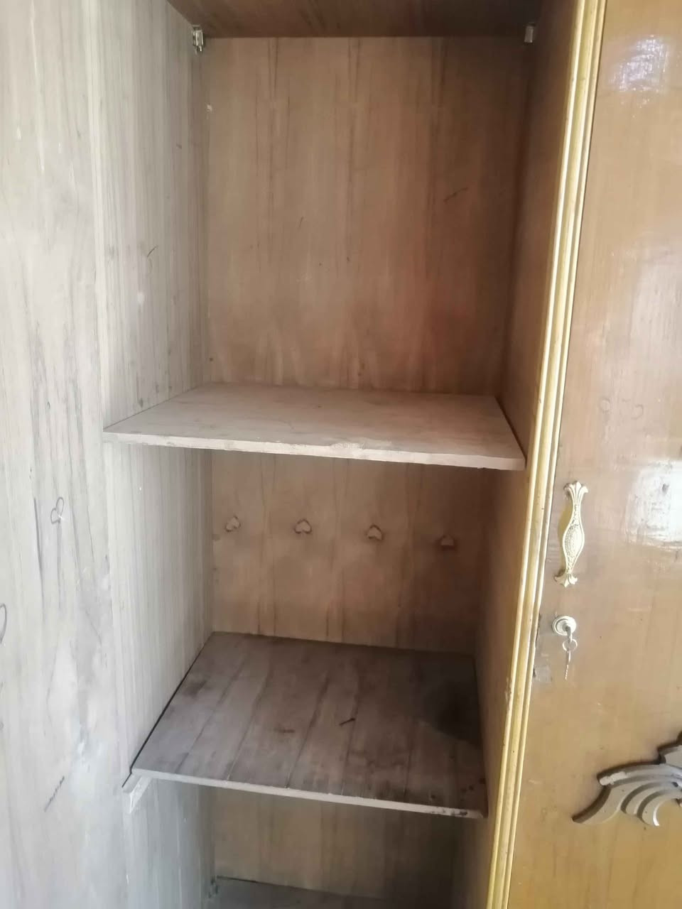 سلام عليكم من رخصة الادمن كنتور ابو اثنين صاج سعره ٩٠ الاتصال على الرقم *********** *********** مكانه كربلاء قريب شارع الحافظ عمود ١٣١ قرب دلالية الضياء كربلاء, العراق
