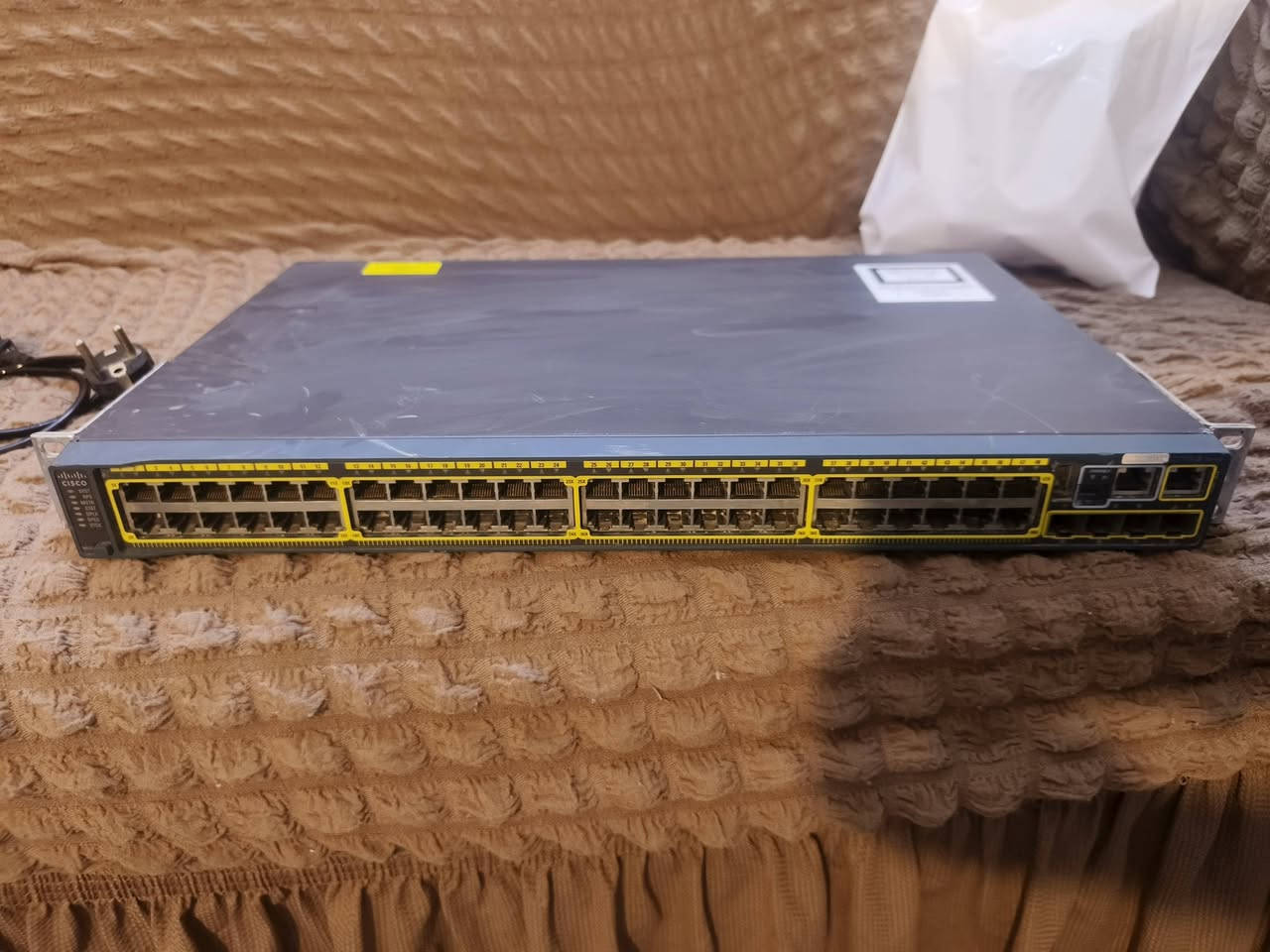 اولتي عاطل يفصل خدمه جيبون 4 بون سعره 100 بيه مجال
سسكو كله كيكه   نضيف شغال مكفول ما بيه شي 
سعره 100 بيه مجال


**إذا كنت صاحب هذا الإعلان وتريد حذفه لأي سبب، رجاءا أرسل رسالة إلى الدعم الفني**