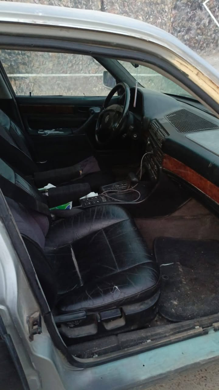 السلام عليكم ورحمه الله من رخصه الادمن سياره بي ام دبليو موديل 93 730 السياره جاهزه لصبغ رقم بغداد نكليزي ***********اني مكلف بل نشر
