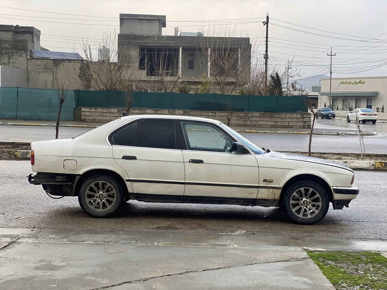 BMW 520فەل گێڕو مەکینەو ئەکسلو تەقەو ڕەقەو موسوو براوە مالی مەدەنی بەشەرت سەیارەکە هەتا بڵێی توندوو تۆلە تەنکا کەمێک دوکەلی هەیە ماباقی بەشەرت  250مەسروفی نیە. دەحامی دواوەشی دەگەڵە  دەژبولو بەرەدەرگەی جوانە سەیارەکە توندوو تۆڵە. سحری 20گەلاو مەجال. شوێن 4قورنە ڕانیە  *********** واست ئاپیشی لەسەرە  سەوداش ئەکەم لەسەر دڵ گرتن
