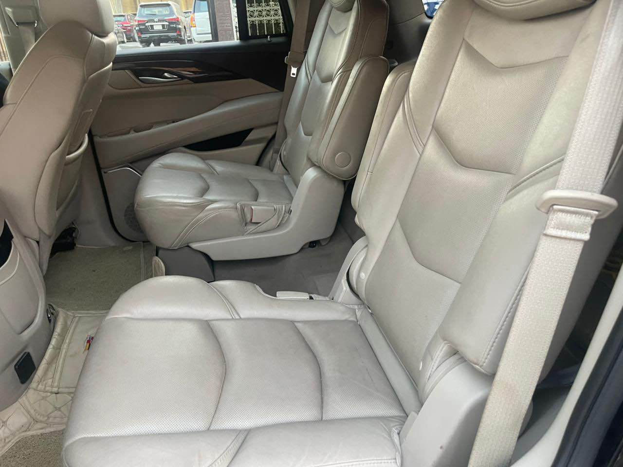 سلام عليكم 
 
كديلاك موديل 2018 السياره ادوات  كفاله 
والسياره بل كارتون واجدد من الصور 
وفول السياره فول موصفات 
العنوان البصره 
*********** البصرة, العراق
