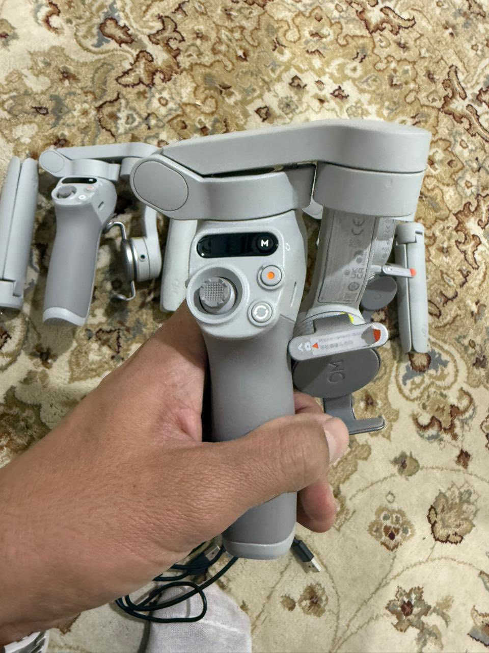 اوزموا موبايل SE 
الجديد مالته ب 160 الف 
3 قطع اذا كلهن احسبهن ب 250 الف 
واذا بس واحد 100 الف 
للاستفسار خاص او ع الرقم 
***********
