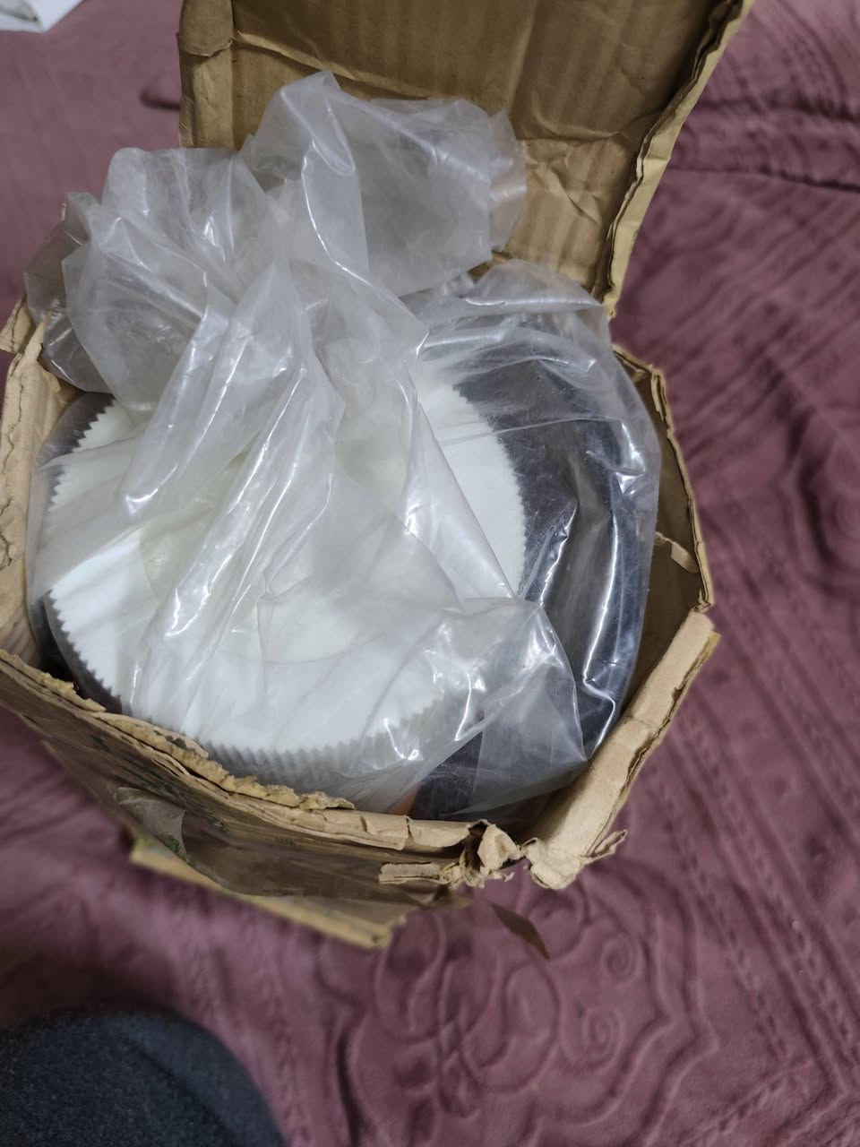 ترمز اصلي قديم مال ثمانينات جديد بعده يأخذ لتر ونص يحفظ سوائل لمده طويله صناعه هنديه محترمه جدا مكان بغداد حي تونس *********** وبسعر مناسب السراي ومهتم
