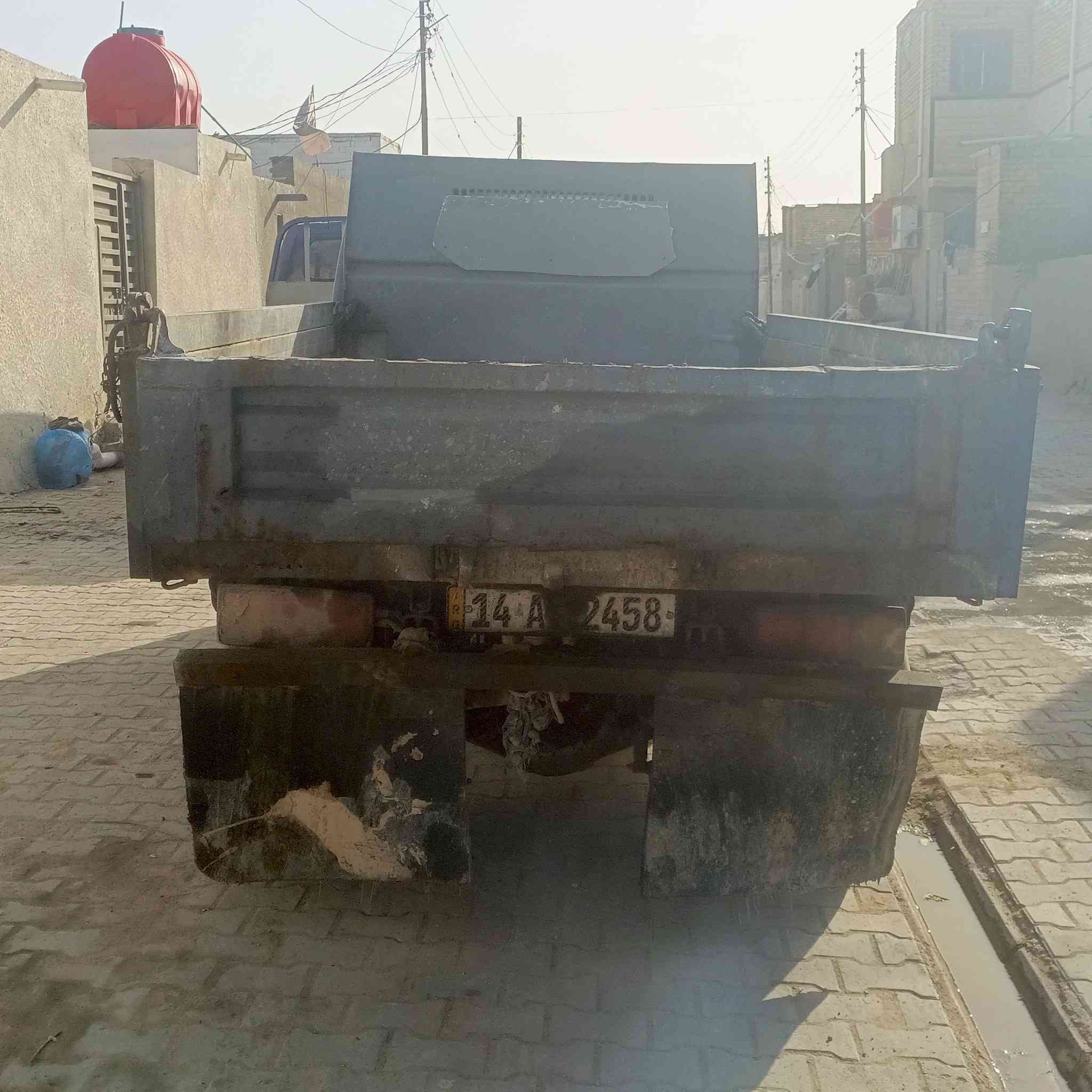 للبيع او مراوس ب 4 طن كيا مازده موديل 93 سنويه لل30 بسمي ستوني شادلهة مكينه مآل گصه شاصي واكسن مكفول سعرهة 45 وبيهة شي بسيط حك الجيه
