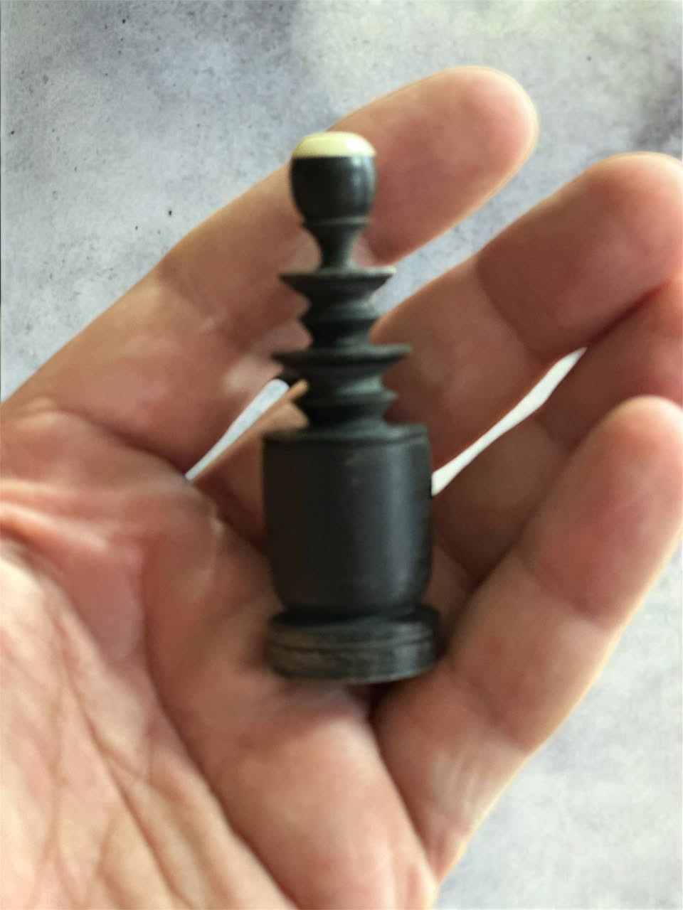 شطرنج   
صناعة يدوية 
- نوع  /  خشب صيني 
- قياس / 40 ×40 سم 
- مـلاحظة ( بدون اي ظرر او تصليح ) 
- العنوان / بغداد / الكرادة / حي الوحدة . شارع سلمان فائق  (  مجمع بازار انتيك بغداد )  
   الطابق الاول  
  للاستفسار اكثر الاتصال لاستفسار اكثر الاتصال 
  ***********        
  *********** 
واتس اب او فايبر او مراسلة الصفحة.
