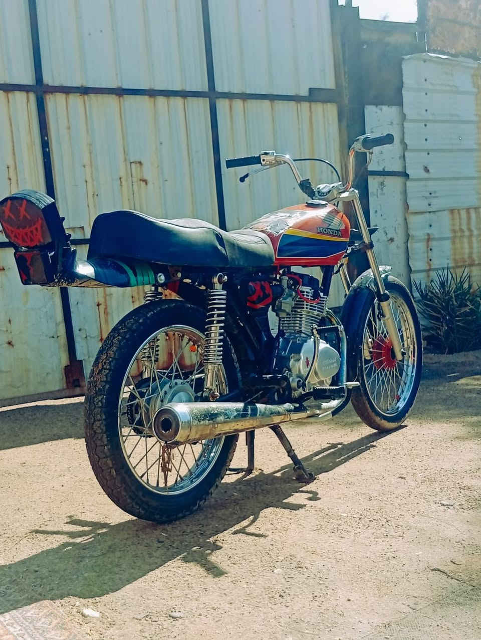 السلام عليكم دراجه سيجي نامه ابو الحربه دراجه ادوات السعر :600دراجه حلوه وخير من الله 
عنوان: بصره شط العرب الريان قرب ملعب الريان 
رقم الهاتف ؛***********
