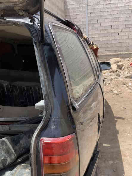 السلام عليكم اوبل اوميكا ١٩٩١ للبيع السيارة كير ومحرك شرط حاوية اني شادهم بيدي بعدني حتى مماشي بيهم الكير أوتوماتيك السيارة اخذتهة مشروع تعمير رشيتها صبغ وشديت محرك وكير وكهربائيات وتركتها شمرتها فا ابيع كوم حديد فقط كير ومحرك ورقم السيارة يراد الها ترتيب بطاين جدد يعني بين قوسين السيارة مرعبلة متروكة يارد ترتيب انصبغت ونتركت السعر ٢٣ وبي مجال قليل العنوان بغداد الرقم   ***********
