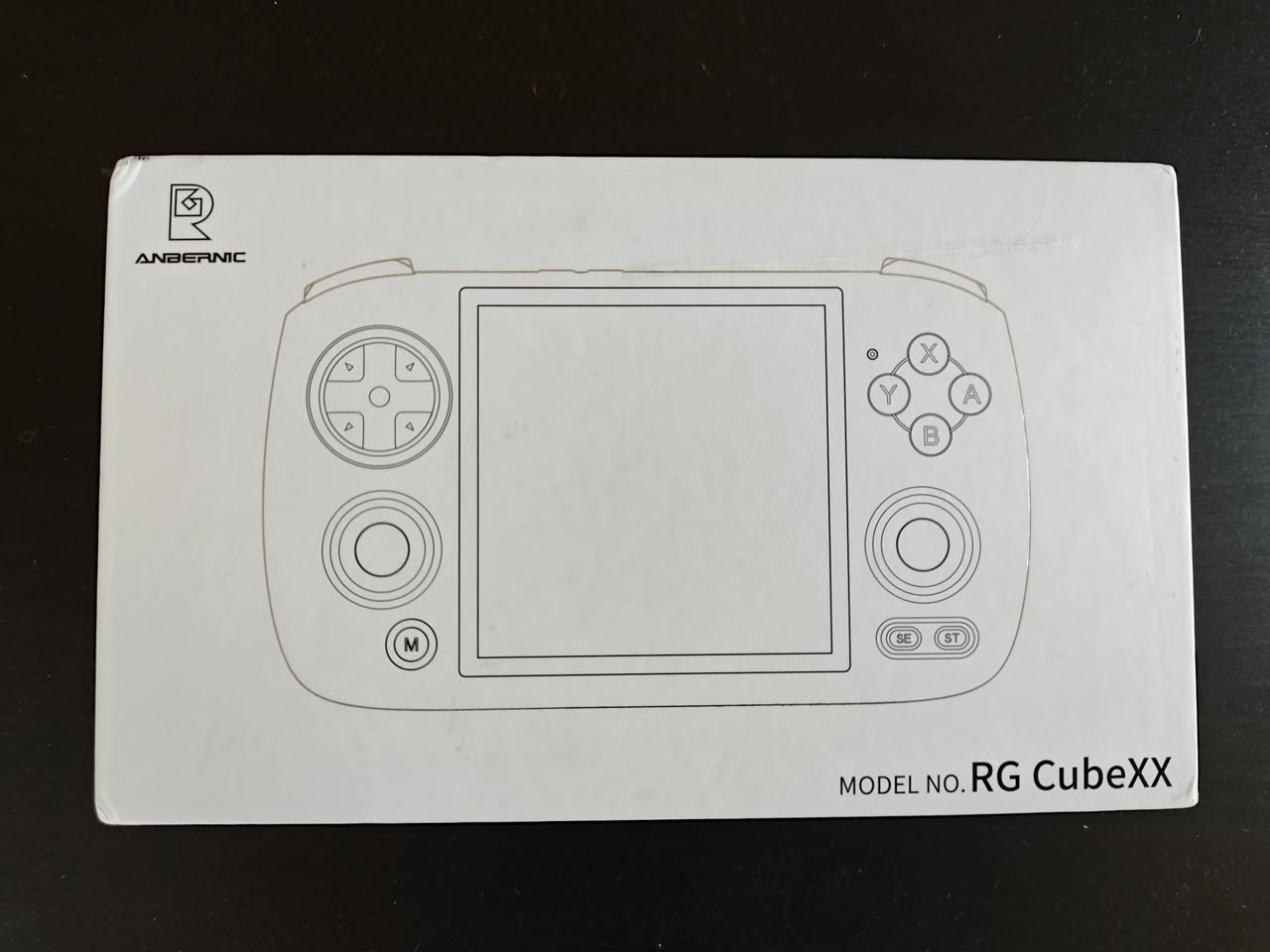 Anbernic RG Cubexx 

الجهاز جديد زيرو، بس طلعته من الكارتونة علمود التجهيز وتنصيب الألعاب.
 
واكو فديو بالمنشور للي يحب يشوف المراجعة مالته 

من بين كل الأجهزة الاقتصادية، هذا يعتبر التوب والنبر وان وبلا منافس:

✅ ​أكبر بطارية: ٣٨٠٠ (تنسى الشحن وتطول وياك بجلسات اللعب الطويلة).
✅ ​أقوى شاشة: دقة ٧٢٠ ٧٢٠ (وضوح عالي وألوان كلش مشبعة).
✅ ​أفضل حجم شاشة: ٤ إنج (حجم مثالي ومريح جداً بالإيد ومو متعب للعين).
✅ ​أبعاد الشاشة: ١:١، وهذي هي الأبعاد الذهبية والمثالية لألعاب الريترو (القديمة) مثل الـ GameBoy والـ GameBoy Advance، لأن تعرضلك اللعبة بدقتها الأصلية وبدون أي تمطيط بالصورة.

مع كامل الملحقات وكيبل تايبسي 
رام 64 گيگا وبي منفذ رام ثاني. 
واي فاي بلوتوث

السعر ٩٥ الف
واكو توصيل


**إذا كنت صاحب هذا الإعلان وتريد حذفه لأي سبب، رجاءا أرسل رسالة إلى الدعم الفني**