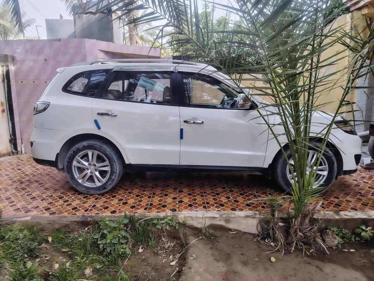 سنتافي 2012 خليجي رقم بغداد  فول موصفات 1/1 محرك 6V 3500 الموصفات بصمه عدد 2 // 3 قطع تبريد 7راكب فور ويل ومري شفط حساس خلفي كشن كهرباء مري شفط تبريد بيانو مكينه جديده شاديها صدر جديد تايرات نص عمر عنوان ديالئ بعقوبه السعر 139 السونار مرفق ويه الصور ***********
