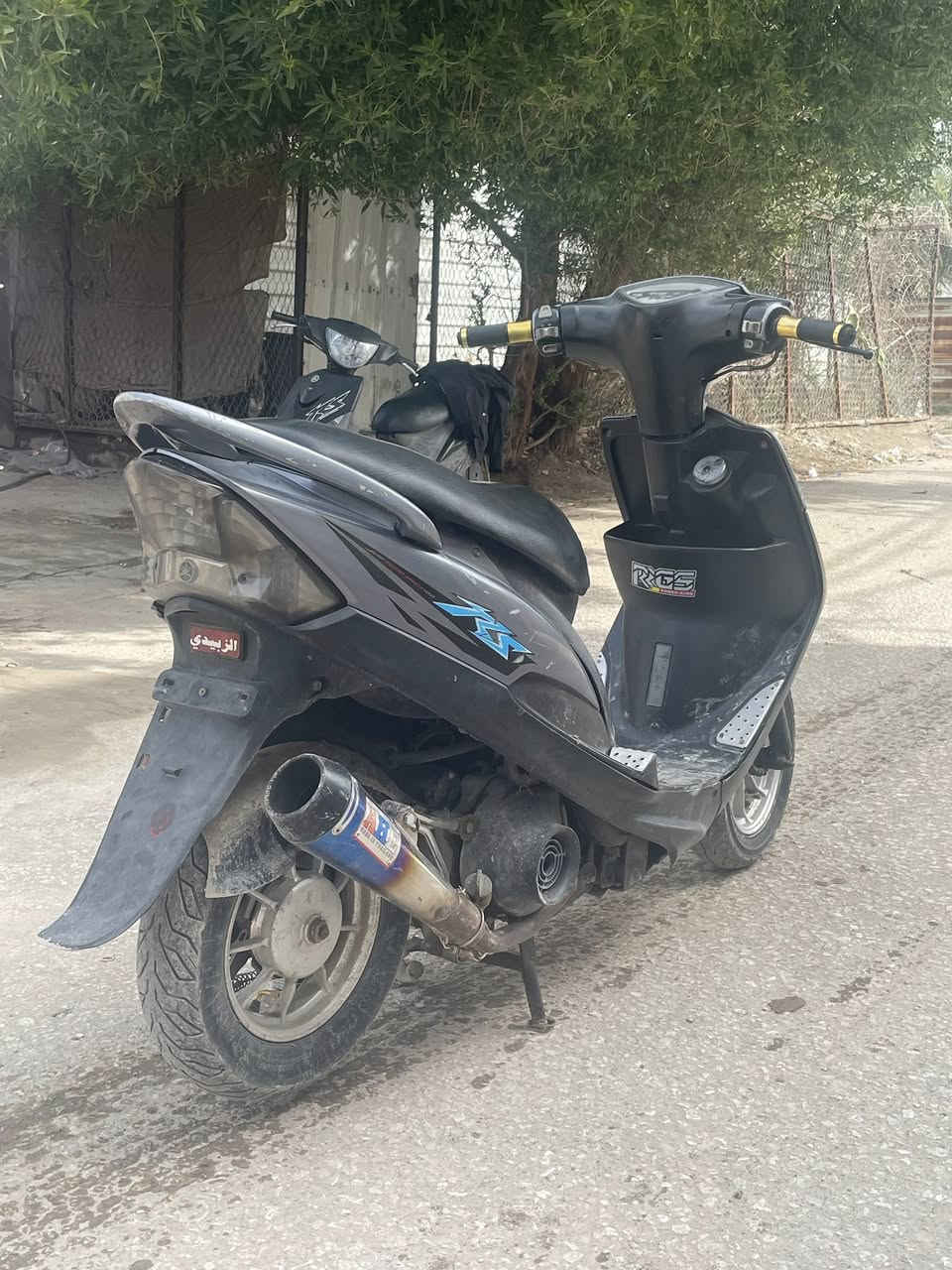 السلام عليكم 
ماكس عدله للبيع بلاديه ومكفوله الدراجه مال رمبه بس يرادلهة غسله لان الدراجه متروكه وقليل اطلع بيها الدراجه على وضع الشركه كلها بلاديه مملعوب بيها ابد ومختمه بيها ويل مشيف وكلجات رياضي الخلفي اصلي ncy والامامي تجاري وصالنصه رياضي صوتها هجم كلش عالي سعرها 700وبيها مجال مكاني الدوره ابو دشير


**إذا كنت صاحب هذا الإعلان وتريد حذفه لأي سبب، رجاءا أرسل رسالة إلى الدعم الفني**