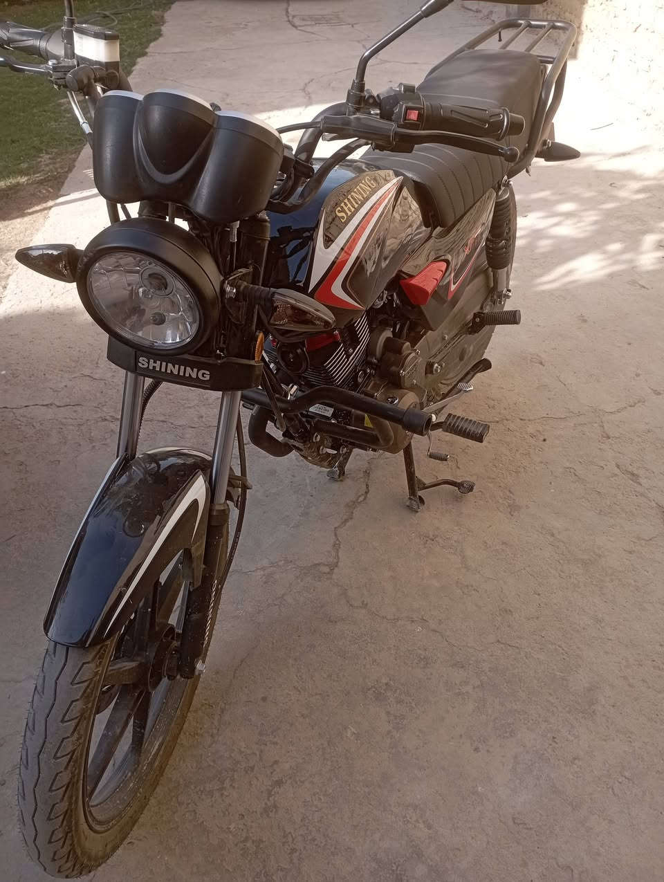 السلام عليكم شايننك اوراق اصولي (تترقم) مكفوله بالكامل صارله اسبوعين من طلعت من الوكيل ماشيه 220 كيلو بس مكاني حله الجمعيه سعره مليون وربع وبيه مجال قليل للتواصل *********** والرقم بي واتساب
