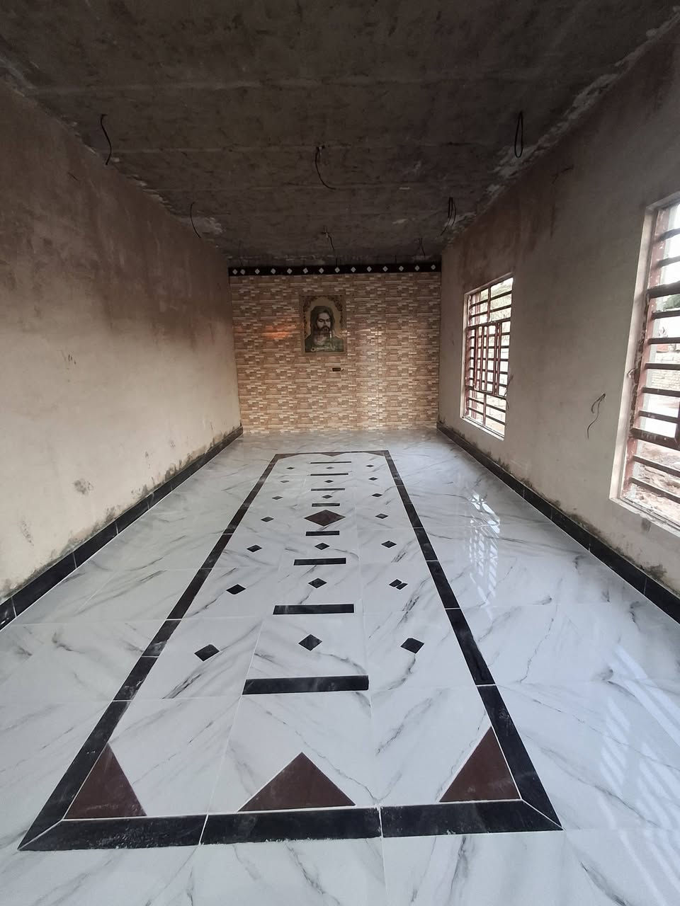 سلام عليكم
خلفه سيراميك بورسلين مرمر اكرانيت كاشي 

متفرغ حالين 

***********

شغل يرضا الله وبو البيت
