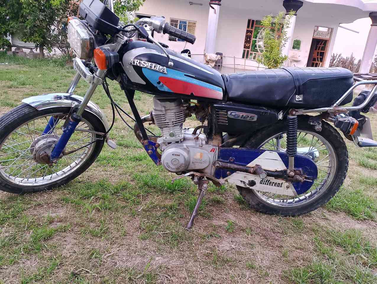 دراجه للبيع في قضاءالعزيزيه أوراق بصرة الكهربائي شغاله تخم تايرات تخم وياله السعر 350بيه مجال ***********
