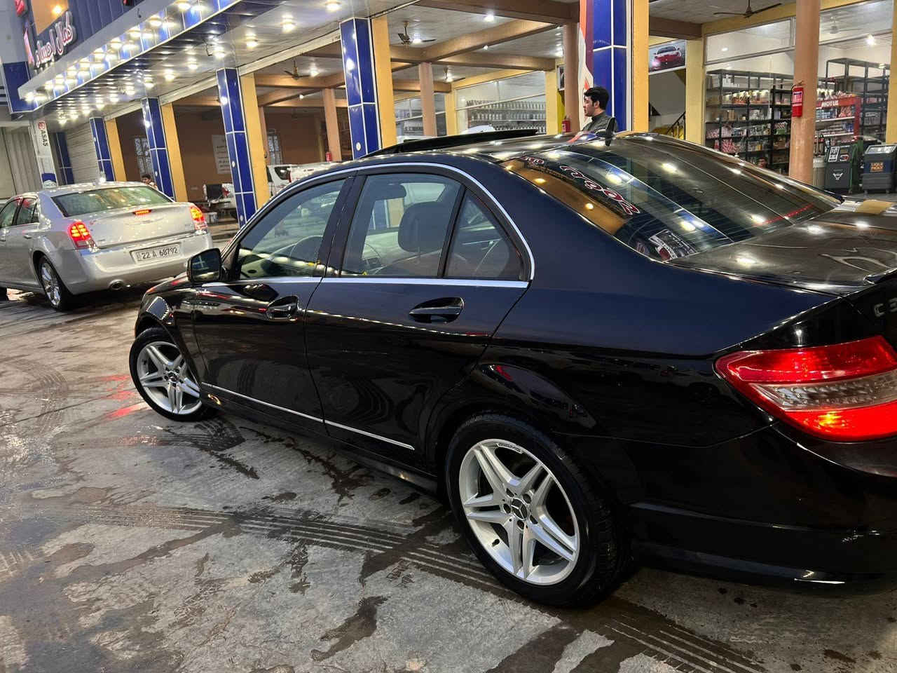 مارسدسC350 2009
3 قطع كلير فقط بدون ضربه
كت +ويل AMG 
فول مواصفات گير أوتو، عادي ،سبورت
فتحة سقف 
تخم تاير +تخم نوزلات +تخم بلكات اصلي ادامة كاملة 
كلشي واضح بالمنشور 
السعر 125 وبي مجال 
اي استفسار اتصال +واتساب ***********
