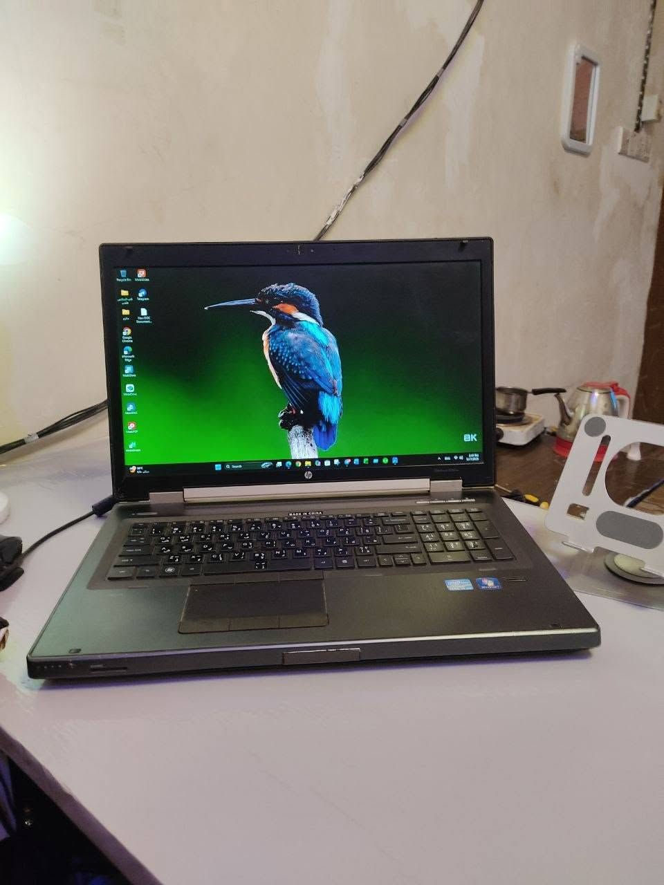 المعالج (Processor): Intel Core i5-2540M (بسرعة 2.60GHz).
الذاكرة العشوائية (RAM): 8GB (لأداء سلس في فتح أكثر من برنامج وتصفح الإنترنت).

حجم الشاشه 17.1

​كرت الشاشة (Graphics): AMD FirePro M5950 (بذاكرة فيديو مخصصة 1GB).

​نظام التشغيل: Windows 11 Pro (نسخة حديثة وسريعة).

​مساحة التخزين:

​الجهاز يحتوي على قرص تخزين مقسم إلى ثلاثة أقسام (C, D, E) بمساحة كلية ممتازة تتجاوز 450 جيجابايت تقريباً، مما يوفر مساحة واسعة لملفاتك، صورك، وبرامجك.

​مميزات إضافية:

​هيكل الجهاز (HP EliteBook) معروف بمتانته وجودة تصنيعه العالية.

​مناسب جداً للطلبة، الموظفين، وأعمال التصفح والبرامج المكتبية.

السعر 200.000
لاكن البطاريه تالفه 

ذي قار الشطره يوجد توصيل


**إذا كنت صاحب هذا الإعلان وتريد حذفه لأي سبب، رجاءا أرسل رسالة إلى الدعم الفني**